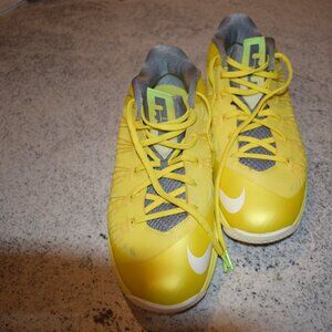 Nike Air Max Lebron X Low Style#579765-700 Size 11.5 - No Box Great Cond.